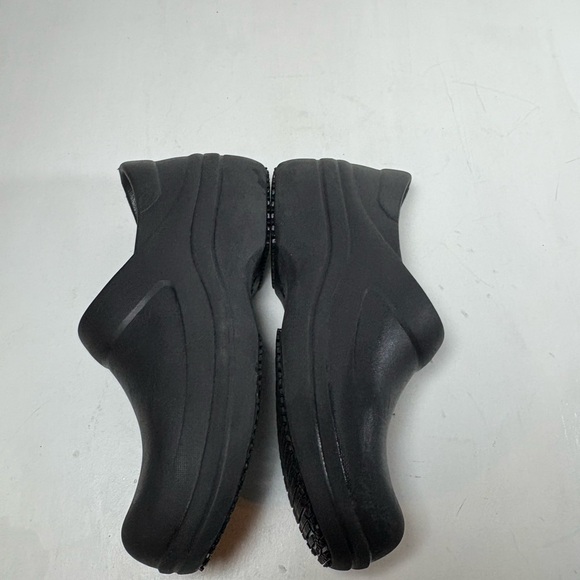 Crocs Neria Pro II Work Clogs - Picture 2 of 5